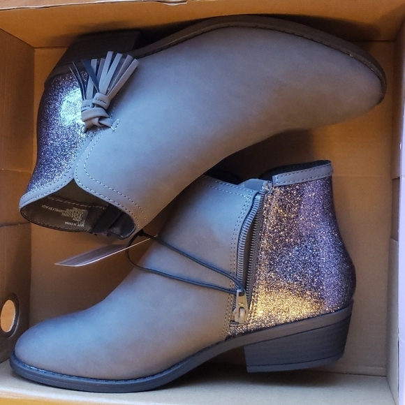 Serra gray ankle boots sz. 6 - Picture 6 of 12